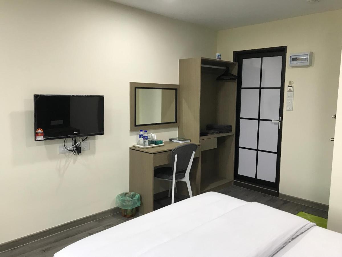 Oyo 90506 Z Stay Inn Hotel Simpang Renggam المظهر الخارجي الصورة