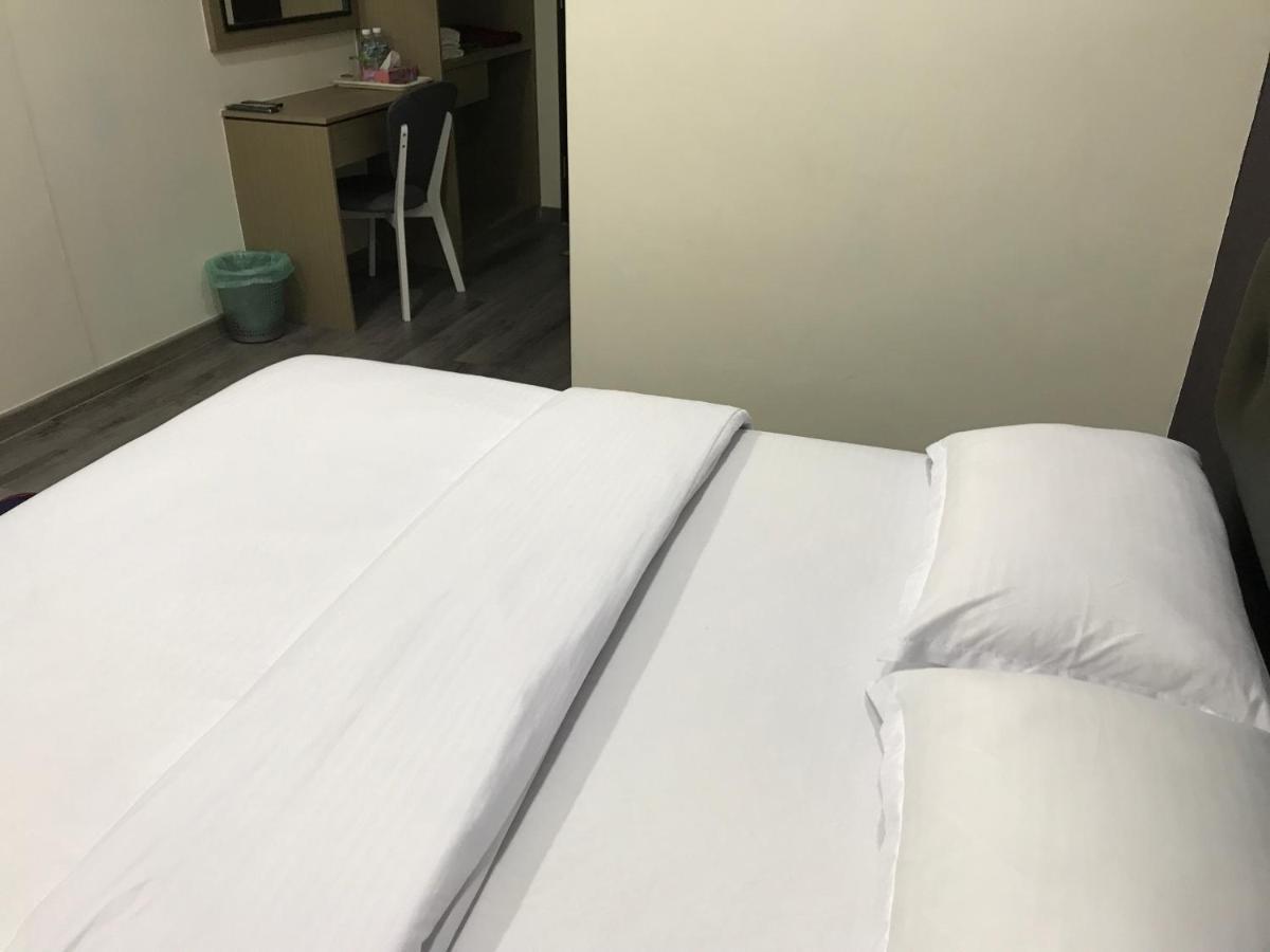 Oyo 90506 Z Stay Inn Hotel Simpang Renggam المظهر الخارجي الصورة